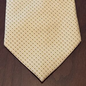 Roundtree & Yorke Gold Black Hand Made 100% Silk Men’s Neck Tie Made In China